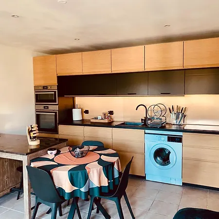 Apartment T2 En Rez-de-jardin *
