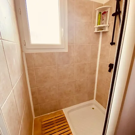 Apartment T2 En Rez-de-jardin *